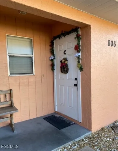 $1,250 | 606 Southeast 6th Street, Unit C, Cape Coral, FL 33990