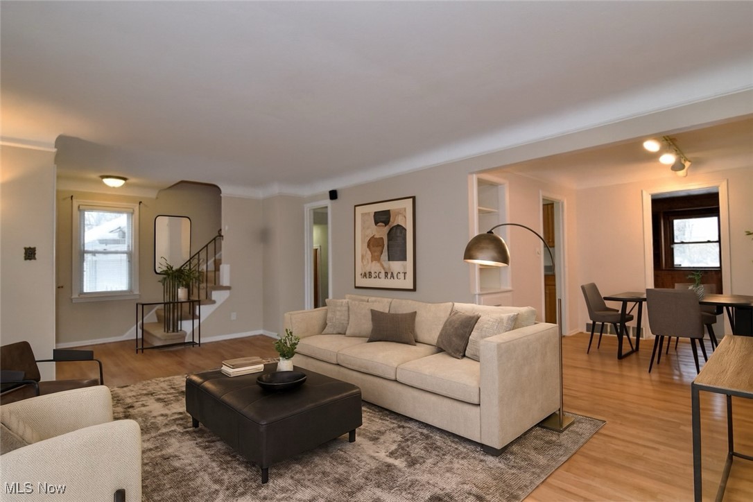 1491 Edgefield Road Cleveland, OH 44124 - Photo 4 of 41