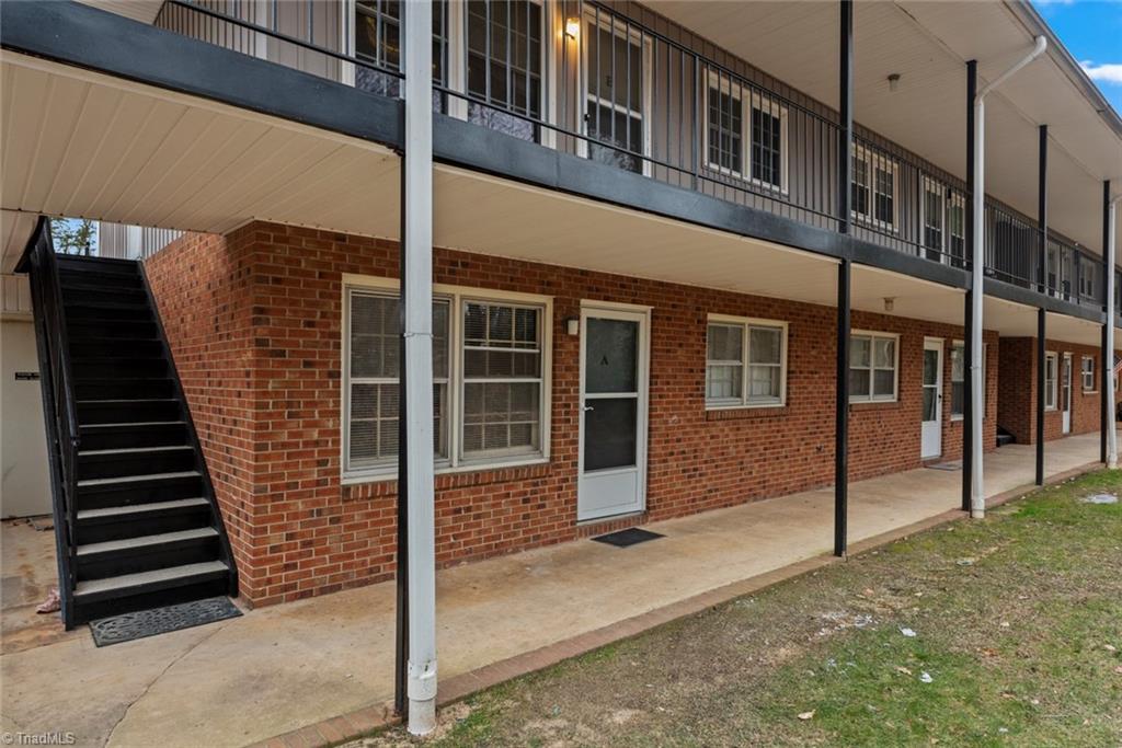 1101 Robinhood Road, Unit A High Point, NC 27262 - Photo 2 of 14 Gallery Image 2