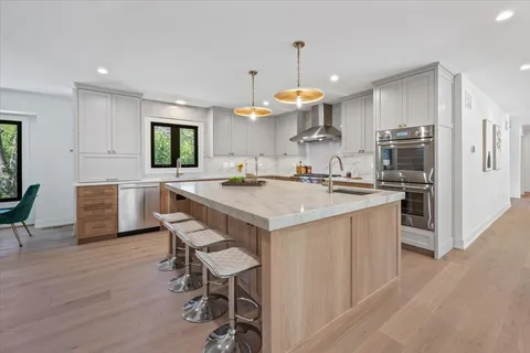 $2,699,900 | 1975 Sunset Ridge Road, Northfield, IL 60093