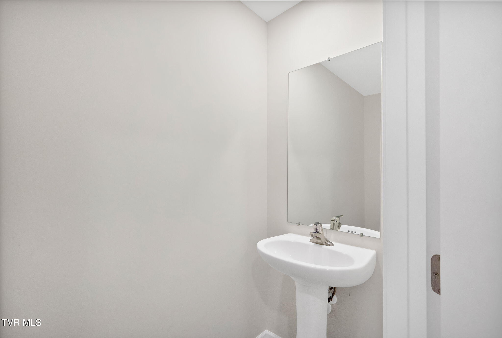 1113 Aspen Terrace Greeneville, TN 37745 - Photo 7 of 15 2-web-or-mls-217A0576