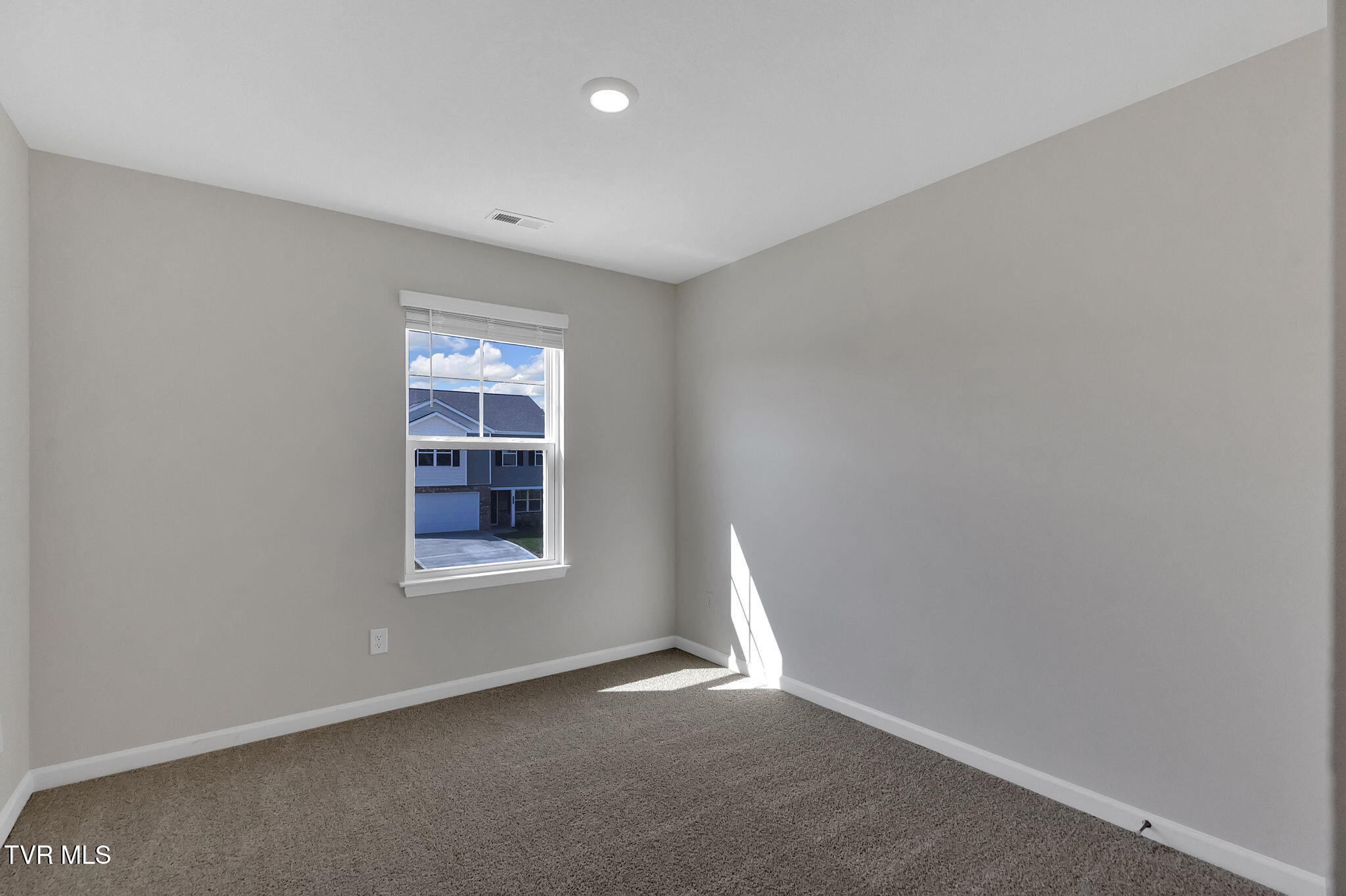 1113 Aspen Terrace Greeneville, TN 37745 - Photo 10 of 15 5-web-or-mls-217A0611