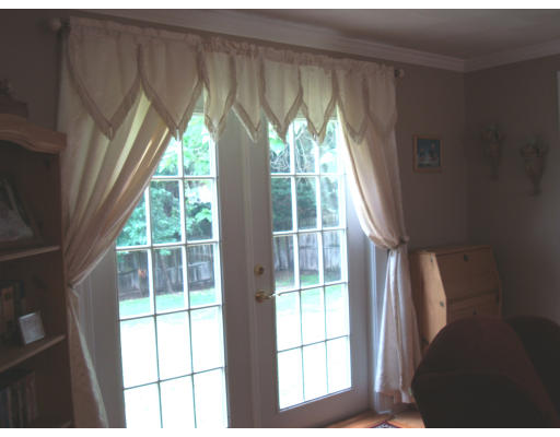 102 Hartwick Street Springfield, MA 01108 - Photo 4 of 30