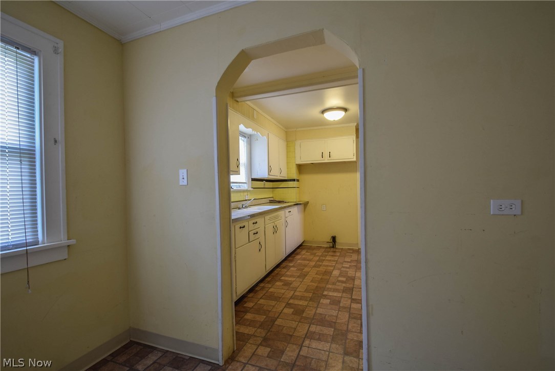 1152 Pomona Road Cleveland Heights, OH 44121 - Photo 5 of 22