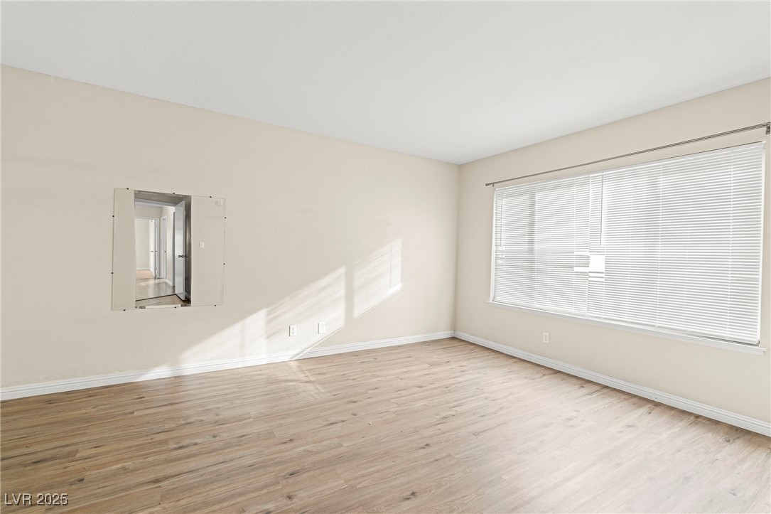 4775 Summerhill Road Las Vegas, NV 89121 - Photo 17 of 32 Gallery Image 17