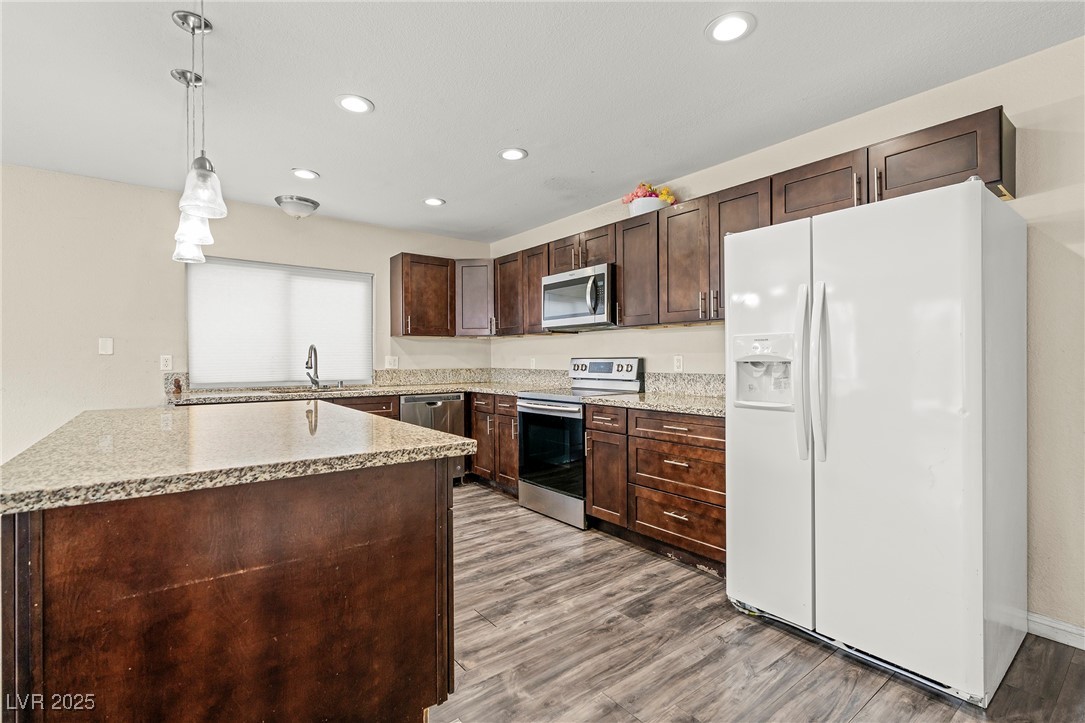 4775 Summerhill Road Las Vegas, NV 89121 - Photo 6 of 32 Gallery Image 6
