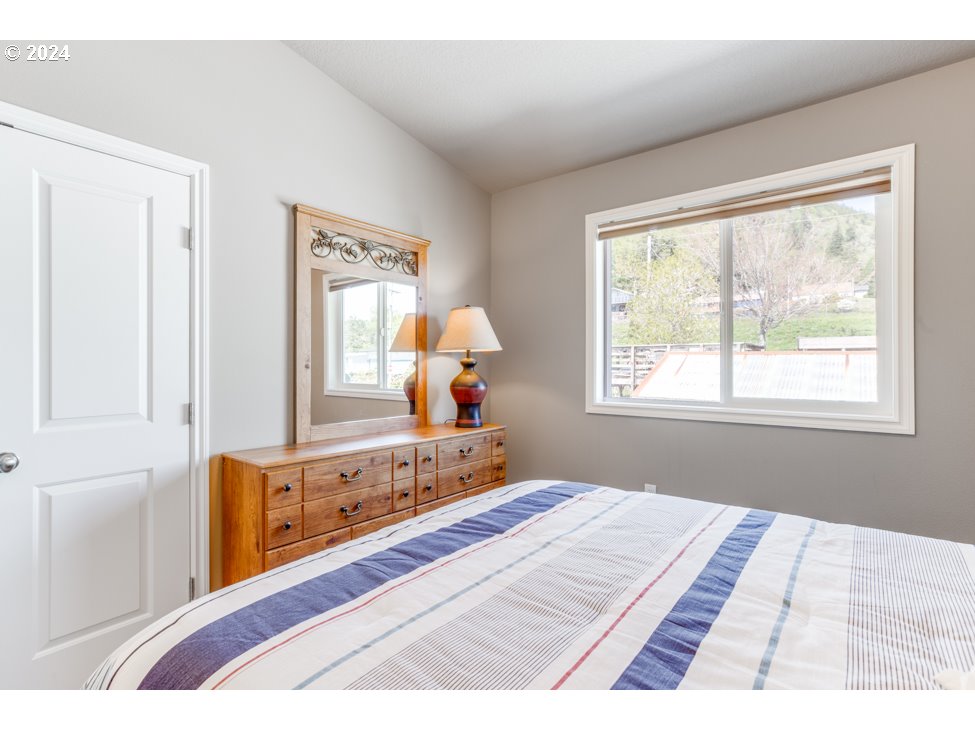 303 8th Street Garibaldi, OR 97118 - Photo 19 of 44 Gallery Image 19