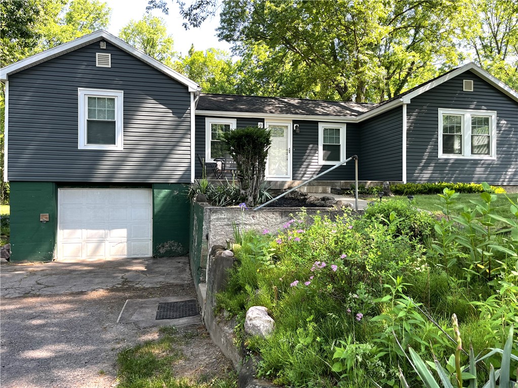 166 Ayrault Road Perinton, NY 14450 - Photo 5 of 49