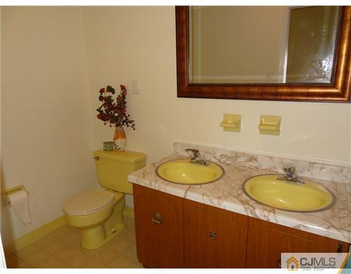 12 Academic Road East Brunswick, NJ 08816 - Photo 9 of 20 Gallery Image 9