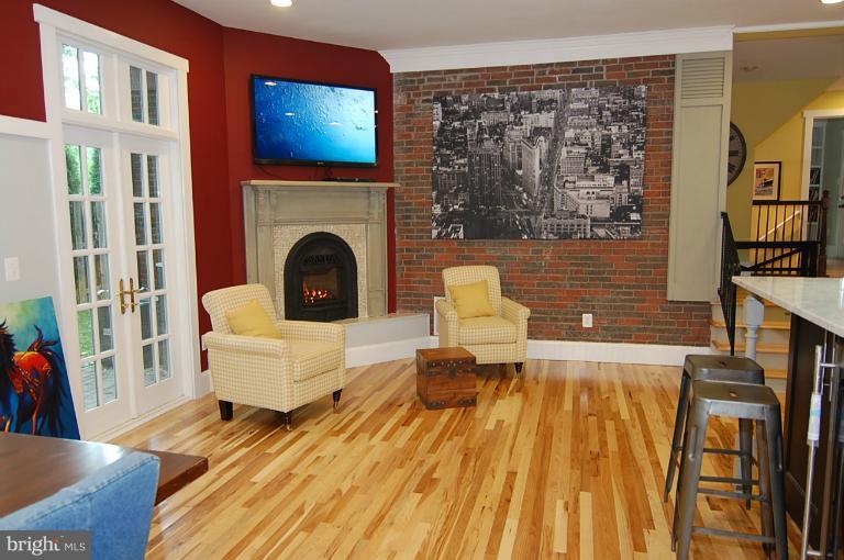 9131 Bradford Road Silver Spring, MD 20901 - Photo 9 of 30 Family Room