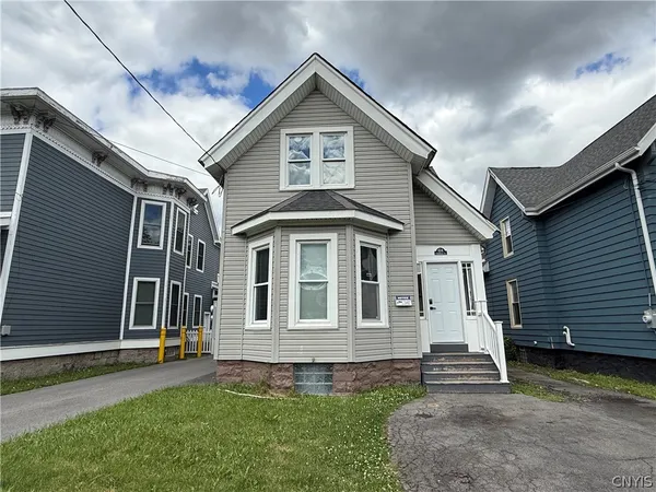 $1,500 | 614 North Mcbride Street, Unit 2, Syracuse, NY 13203