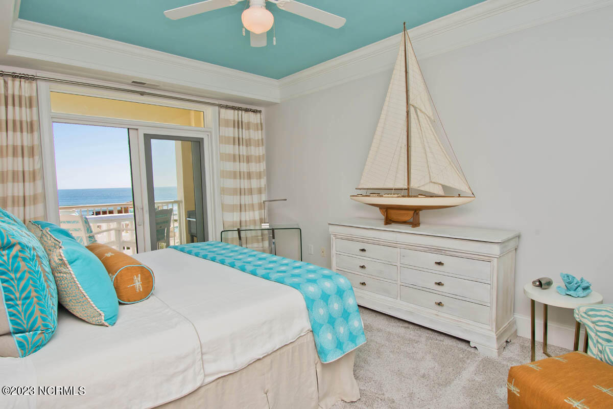 1435 Salter Path Road, Unit D2 Indian Beach, NC 28512 - Photo 21 of 53 PRINCIPAL BEDROOM