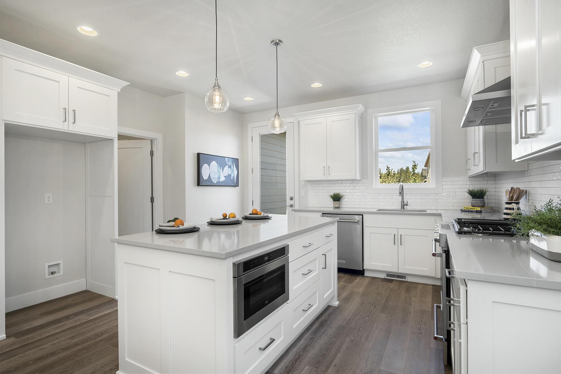 20454 Murphy Road, Unit LOT29 Bend, OR 97702 - Photo 9 of 35 Kitchen