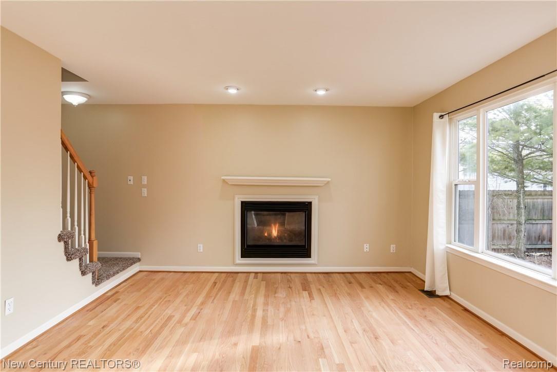 1635 Milverton Road Troy, MI 48083 - Photo 13 of 30 1635 Milverton Dr Troy MI-print-013-21-36 Maywood Avenue0013FULL-4200x2803-300dpi.jpg