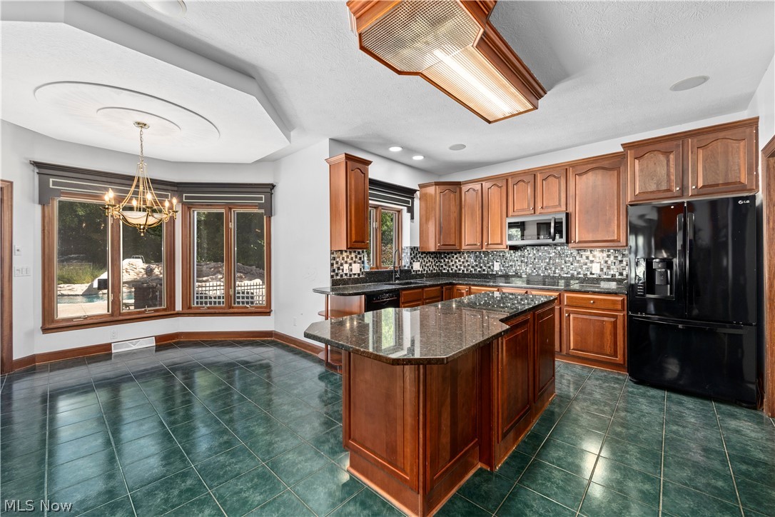 6232 Oak Point Road Lorain, OH 44053 - Photo 17 of 49 Gallery Image 17
