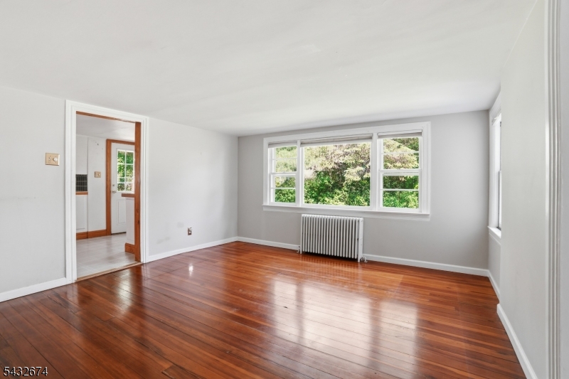 415 Village Road East West Windsor, NJ 08550 - Photo 8 of 33