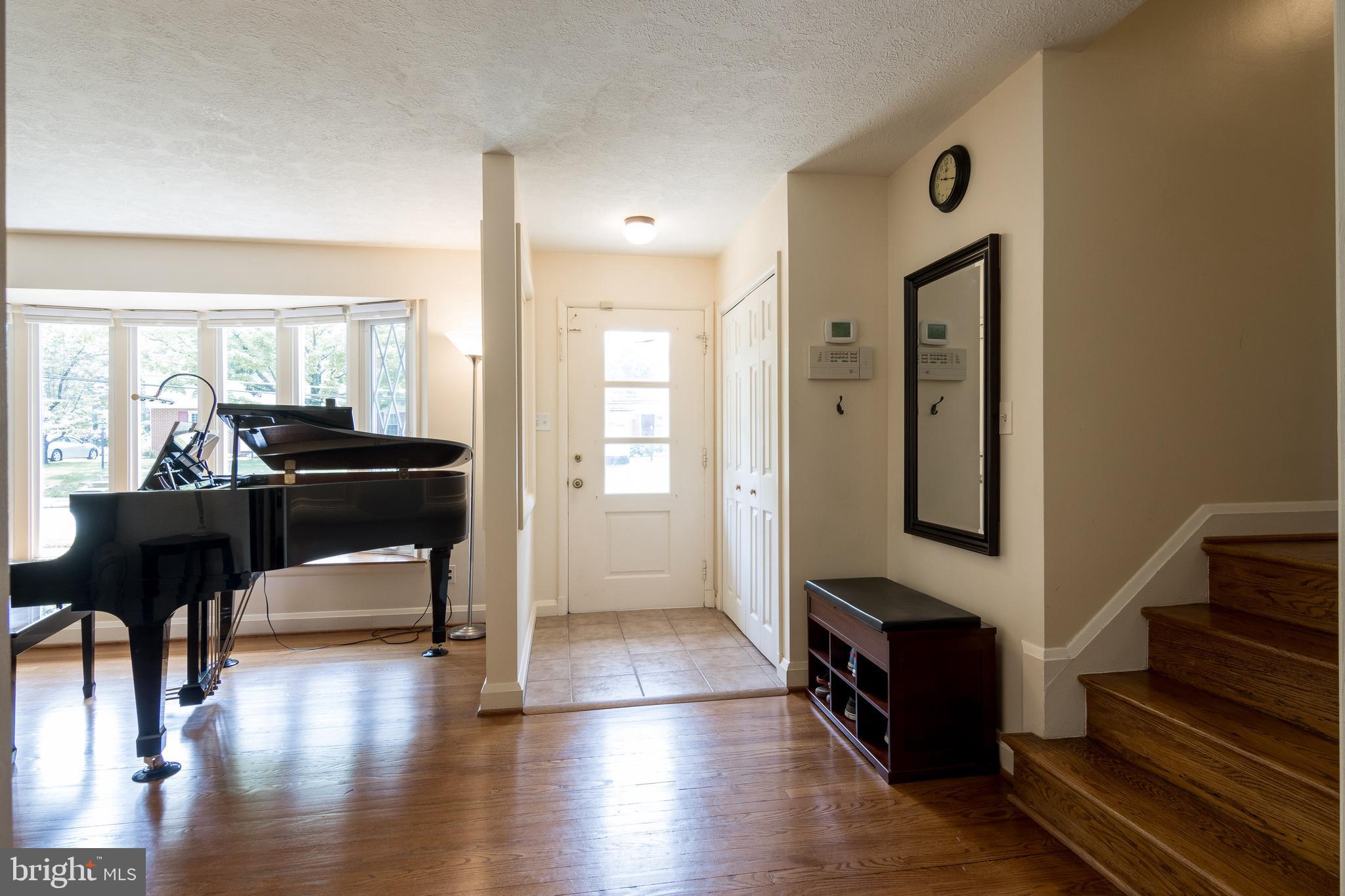Foyer & Living Room