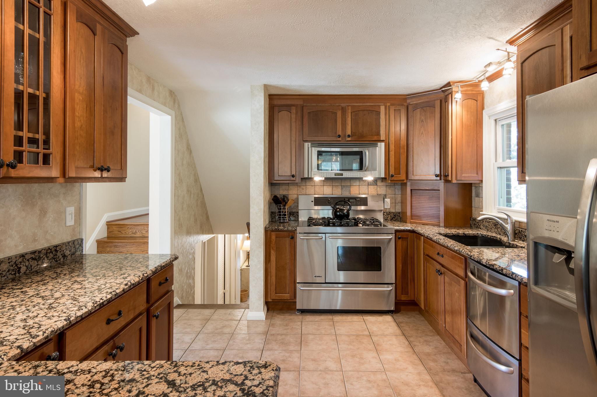 16 Northampton Road Lutherville-Timonium, MD 21093 - Photo 10 of 42 Looking Across from the Breakfast Bar