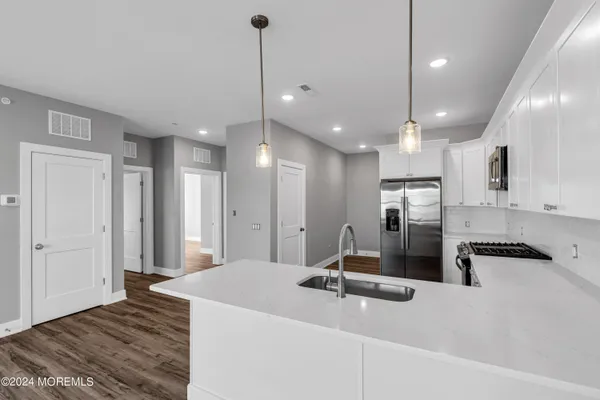 $3,050 | 33 Union Avenue, Unit 301, Manasquan, NJ 08736