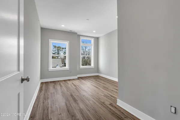 $3,050 | 33 Union Avenue, Unit 301, Manasquan, NJ 08736