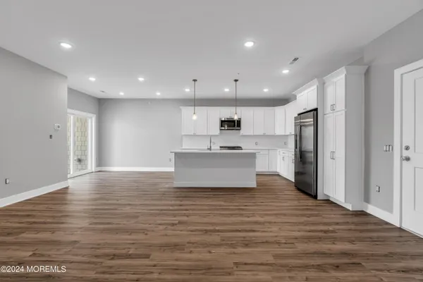 $3,050 | 33 Union Avenue, Unit 301, Manasquan, NJ 08736