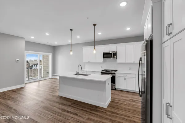$3,050 | 33 Union Avenue, Unit 301, Manasquan, NJ 08736