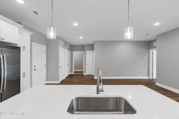 $3,050 | 33 Union Avenue, Unit 301, Manasquan, NJ 08736