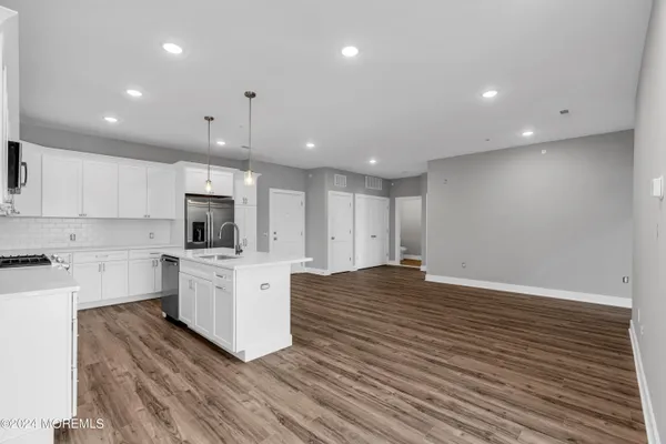 $3,050 | 33 Union Avenue, Unit 301, Manasquan, NJ 08736