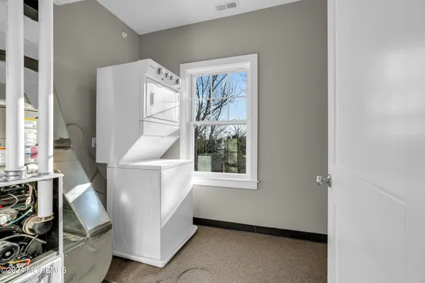 $3,050 | 33 Union Avenue, Unit 301, Manasquan, NJ 08736
