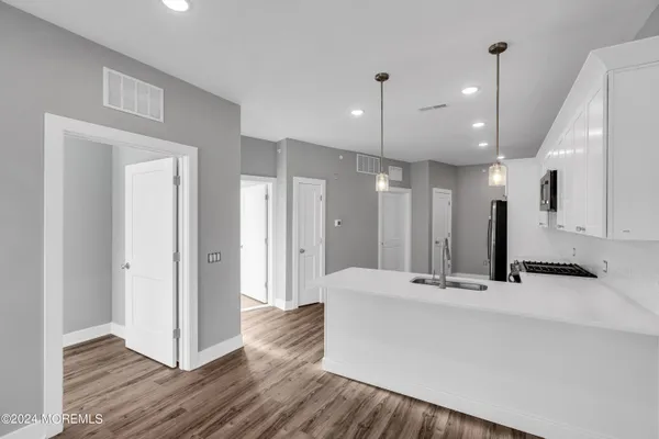 $3,050 | 33 Union Avenue, Unit 301, Manasquan, NJ 08736