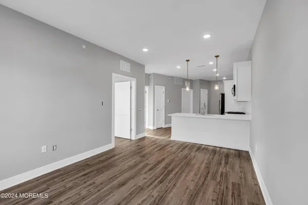 $3,050 | 33 Union Avenue, Unit 301, Manasquan, NJ 08736