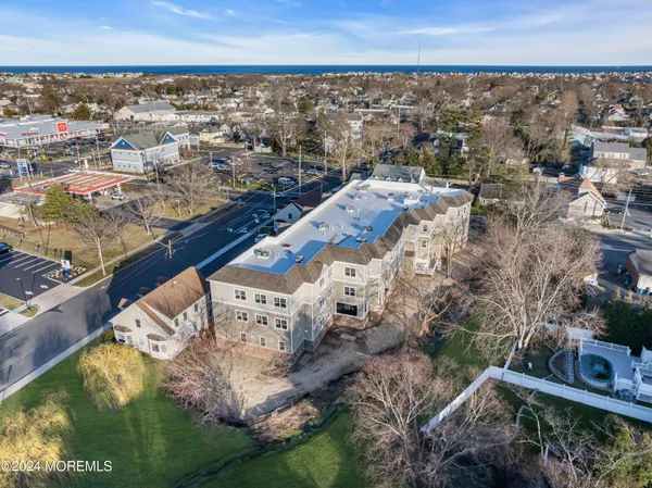 $3,050 | 33 Union Avenue, Unit 301, Manasquan, NJ 08736
