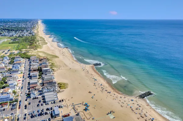 $3,050 | 33 Union Avenue, Unit 301, Manasquan, NJ 08736