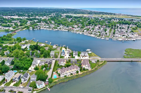 $3,050 | 33 Union Avenue, Unit 301, Manasquan, NJ 08736
