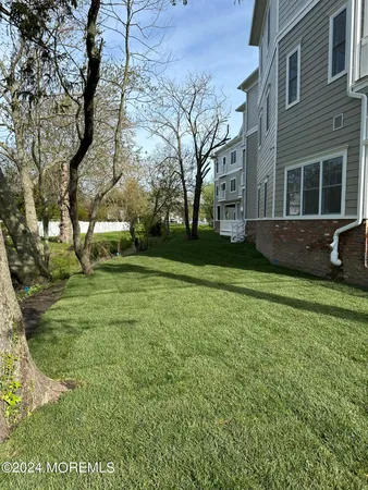$3,050 | 33 Union Avenue, Unit 301, Manasquan, NJ 08736
