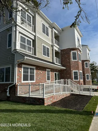 $3,050 | 33 Union Avenue, Unit 301, Manasquan, NJ 08736