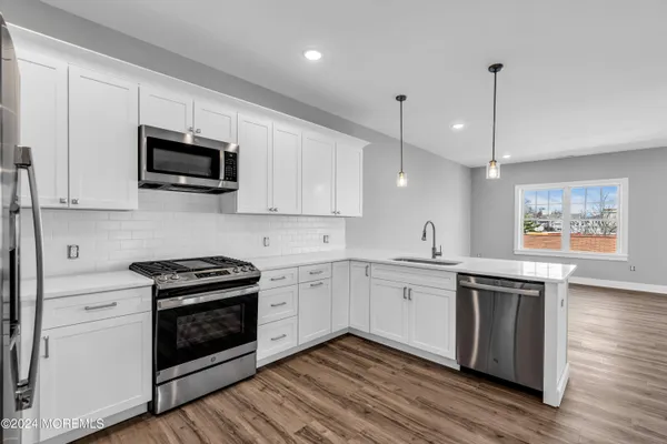 $3,050 | 33 Union Avenue, Unit 301, Manasquan, NJ 08736