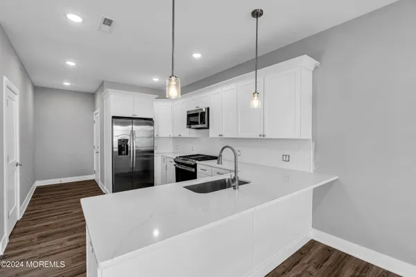 $3,050 | 33 Union Avenue, Unit 301, Manasquan, NJ 08736