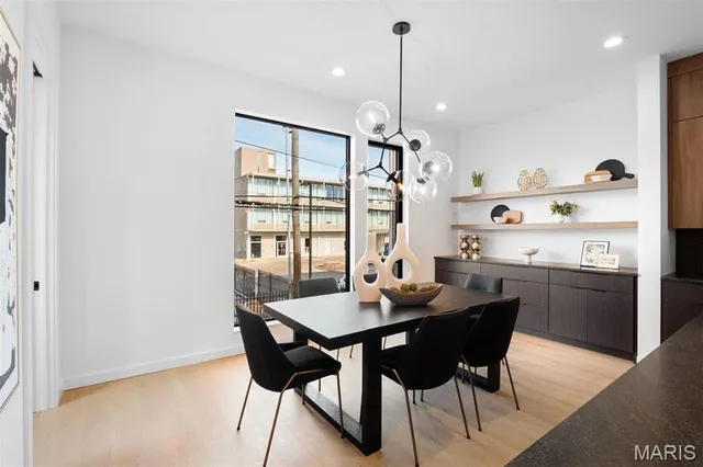 $699,000 | 215 North Sarah Street, Unit 13, St. Louis, MO 63108