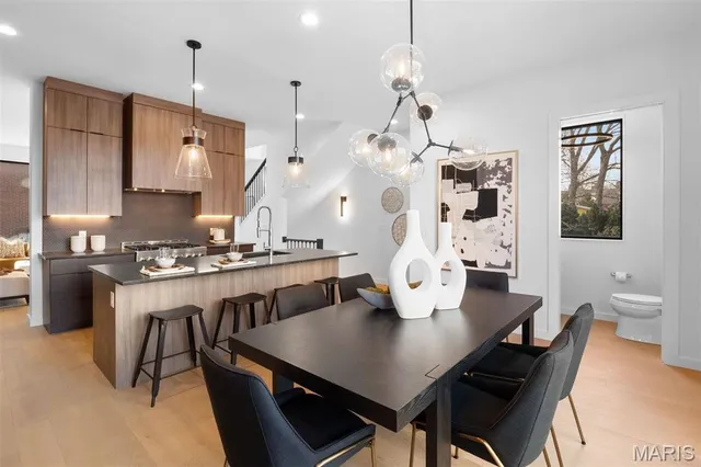 $699,000 | 215 North Sarah Street, Unit 13, St. Louis, MO 63108