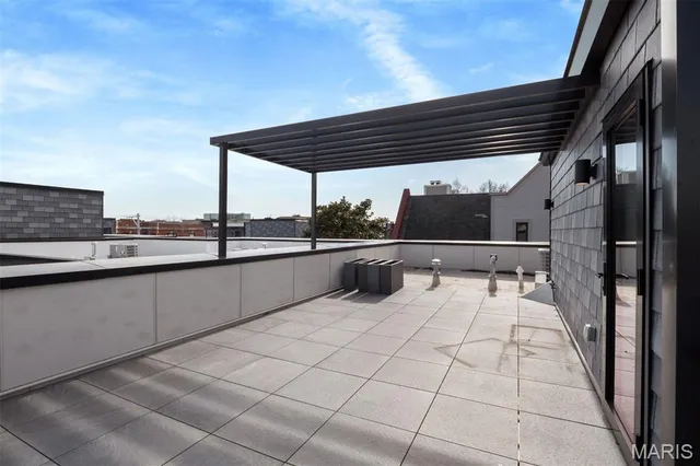 $699,000 | 215 North Sarah Street, Unit 13, St. Louis, MO 63108