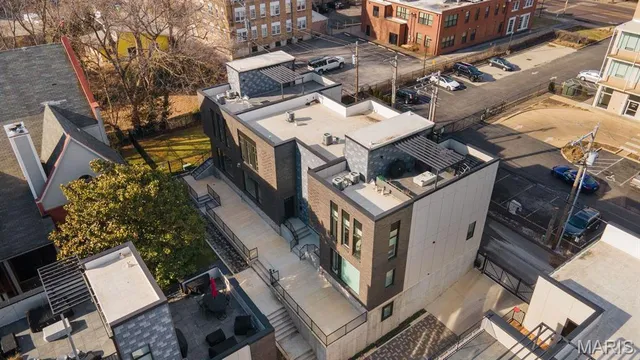 $699,000 | 215 North Sarah Street, Unit 13, St. Louis, MO 63108