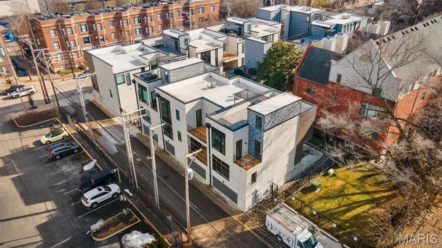 $699,000 | 215 North Sarah Street, Unit 13, St. Louis, MO 63108