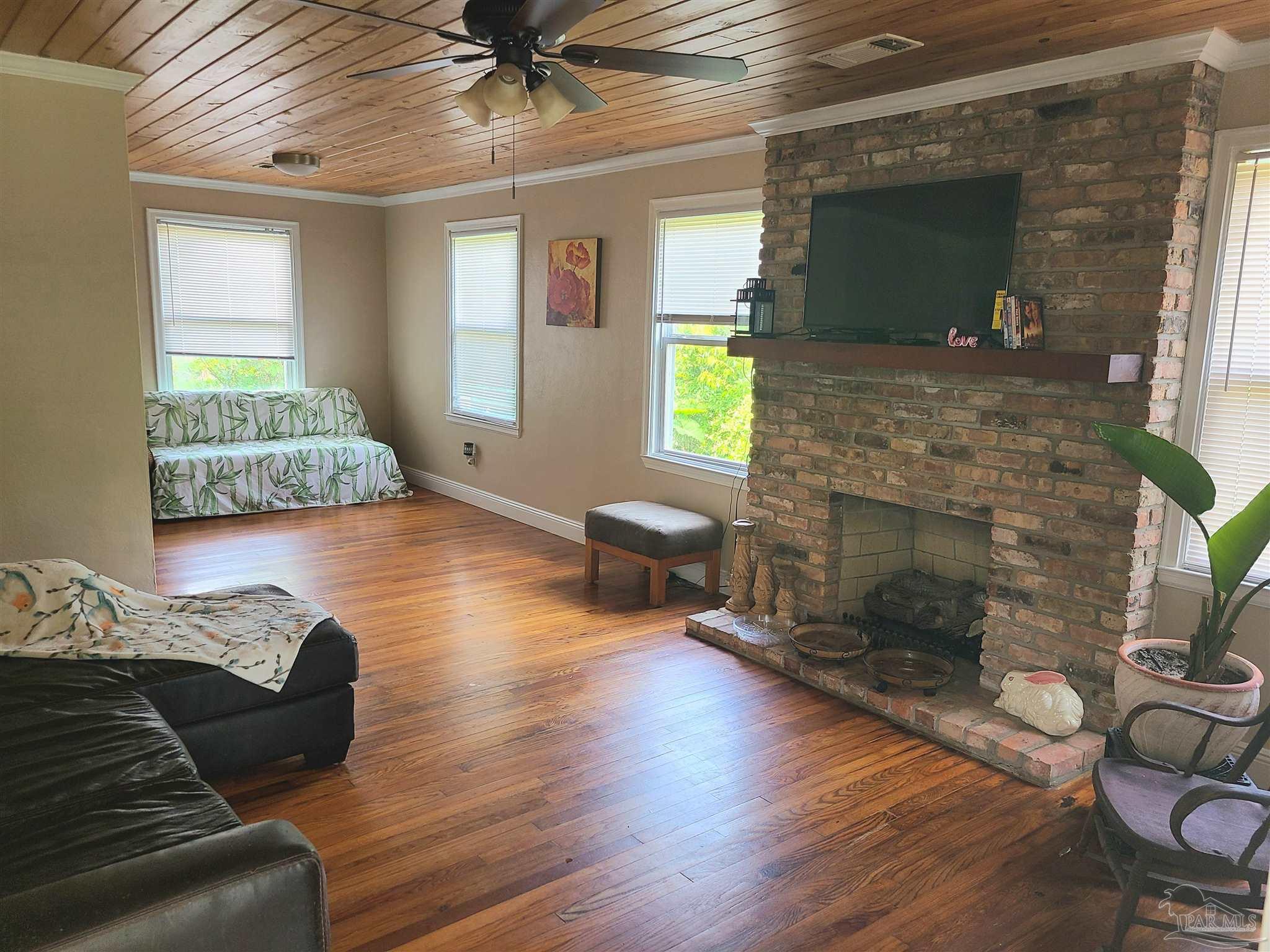 416 Gibbs Road Pensacola, FL 32507 - Photo 7 of 33