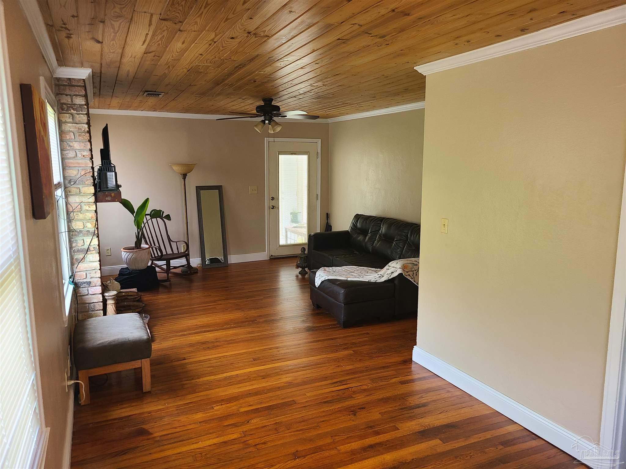 416 Gibbs Road Pensacola, FL 32507 - Photo 8 of 33