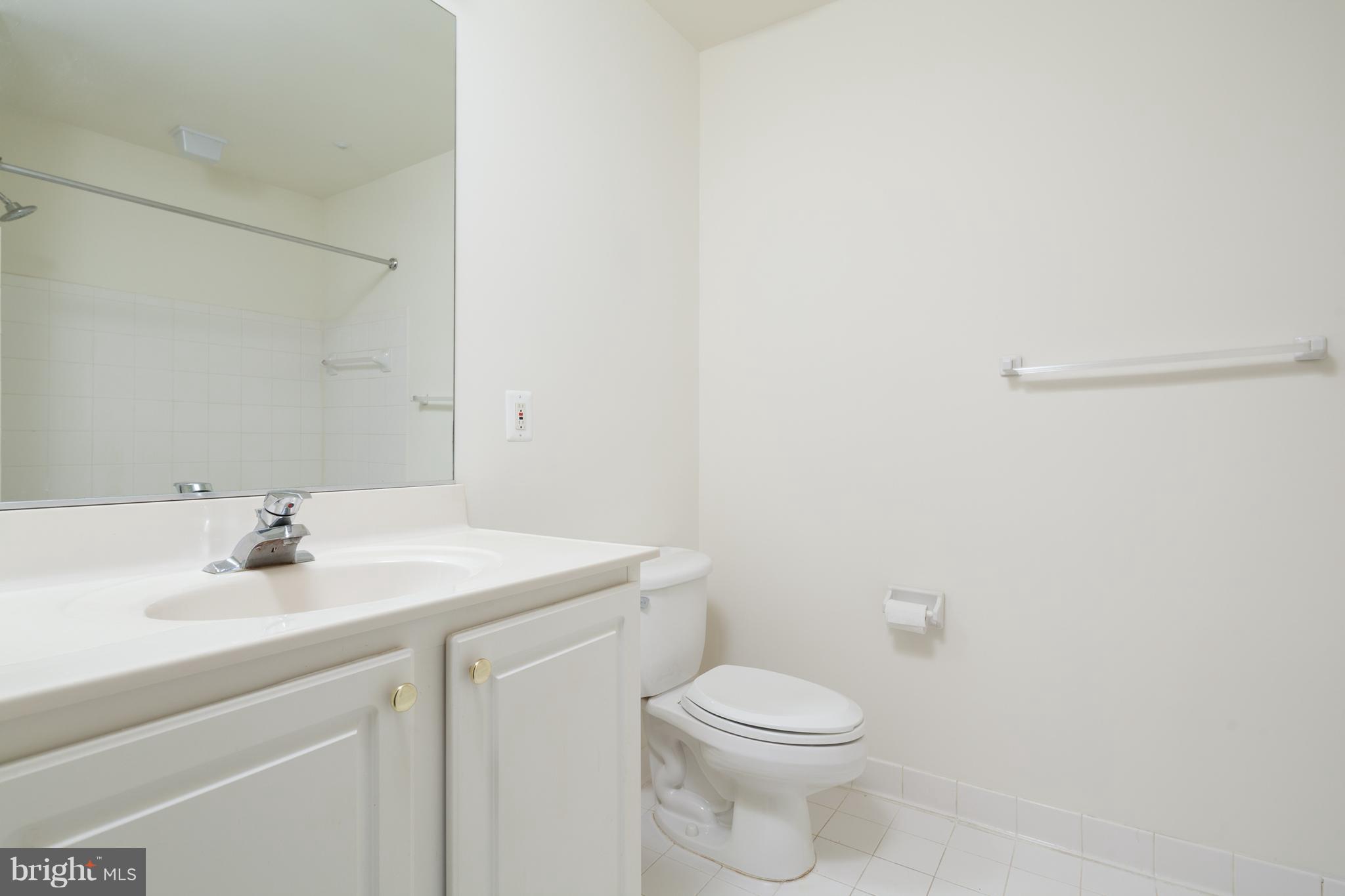 12340 Rosslare Ridge Road, Unit 101 Lutherville-Timonium, MD 21093 - Photo 11 of 14 Bedroom (Master)