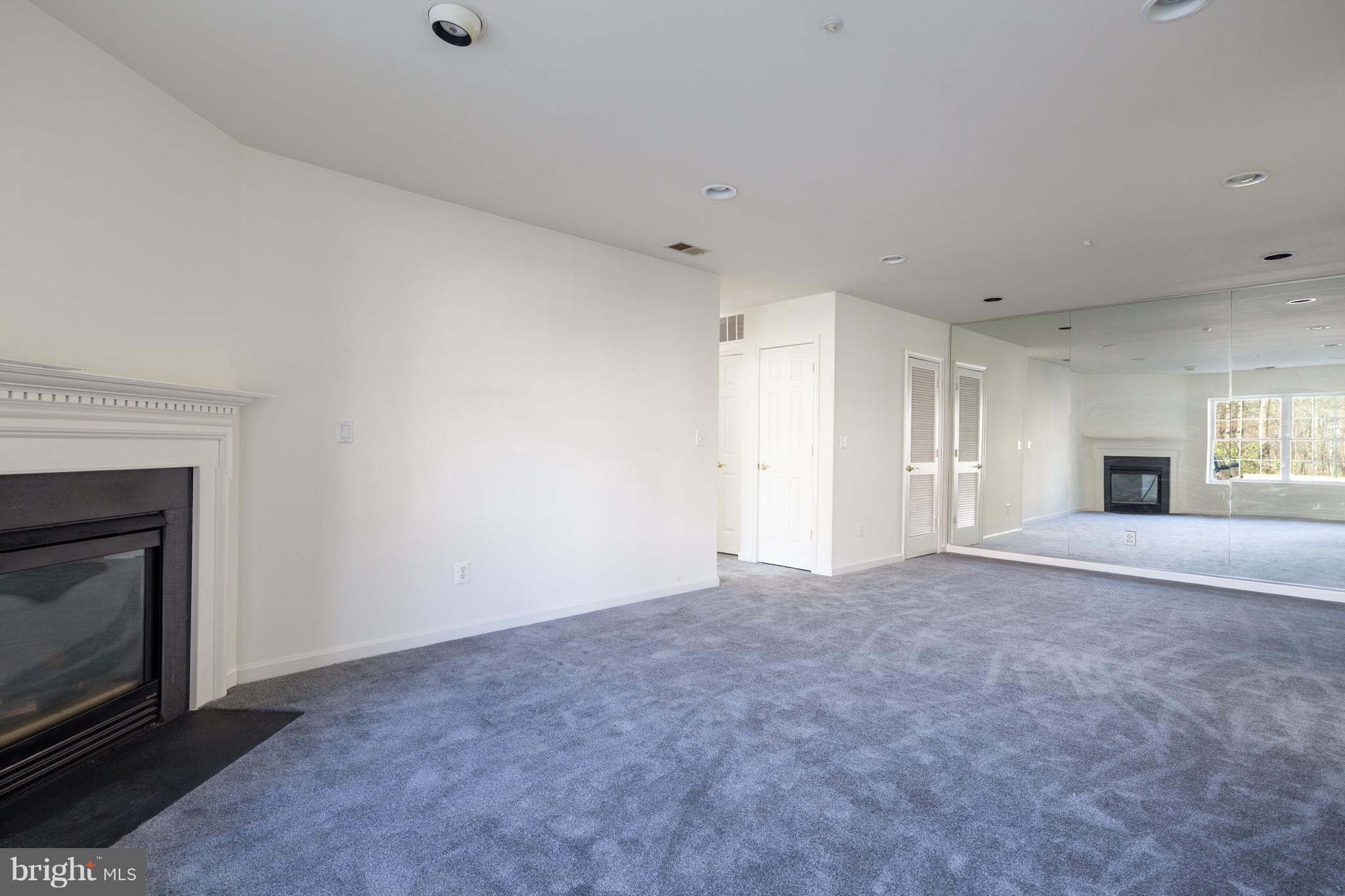 12340 Rosslare Ridge Road, Unit 101 Lutherville-Timonium, MD 21093 - Photo 6 of 14 Living Room