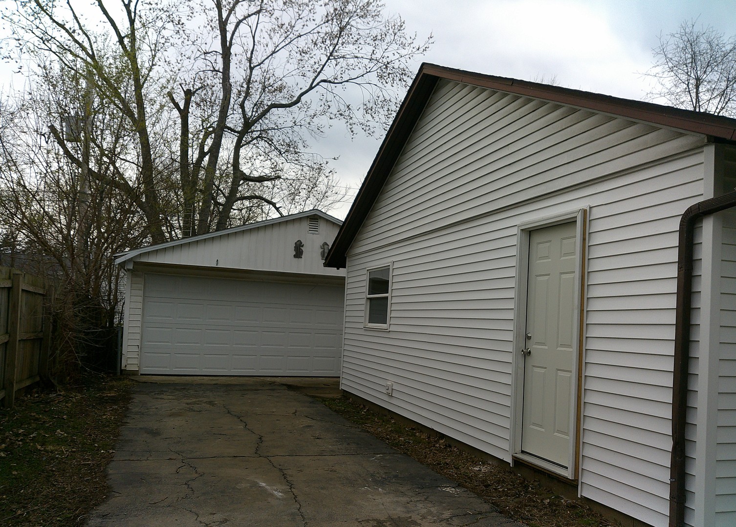 1507 Thornton Drive Champaign, IL 61821 - Photo 14 of 16 a front view of house