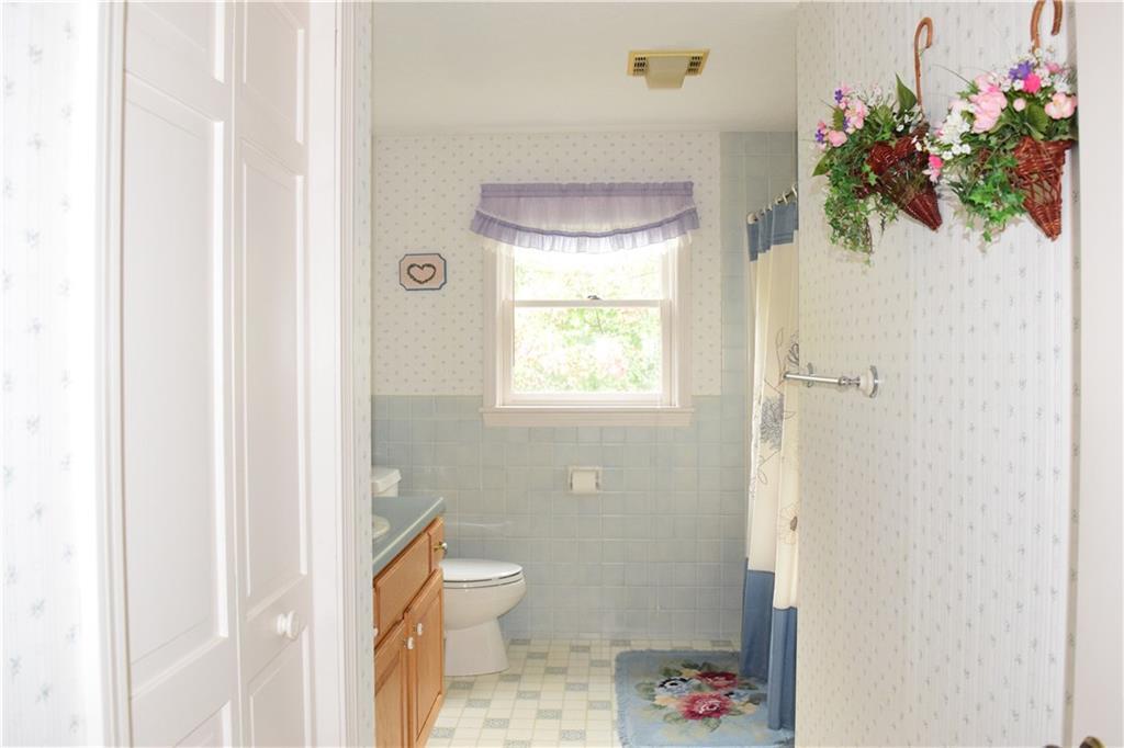 352 Chadbourne Ridge Road North Waterboro, ME 04061 - Photo 9 of 33 Photo