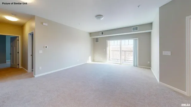 $159,000 | 2592 Middle Road, Unit 218, Bettendorf, IA 52722